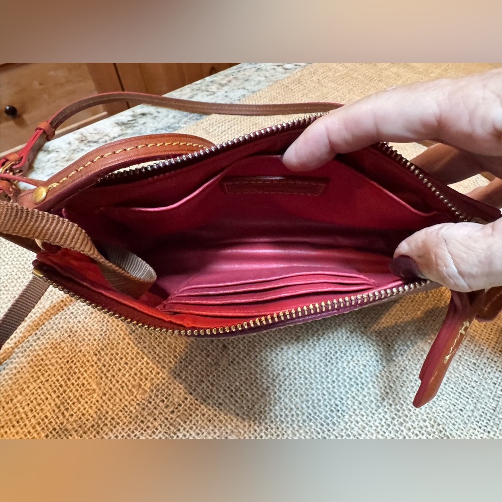 Vibrant Dooney & Bourke raspberry Crossbody purse in excellent condition - Picture 11 of 12